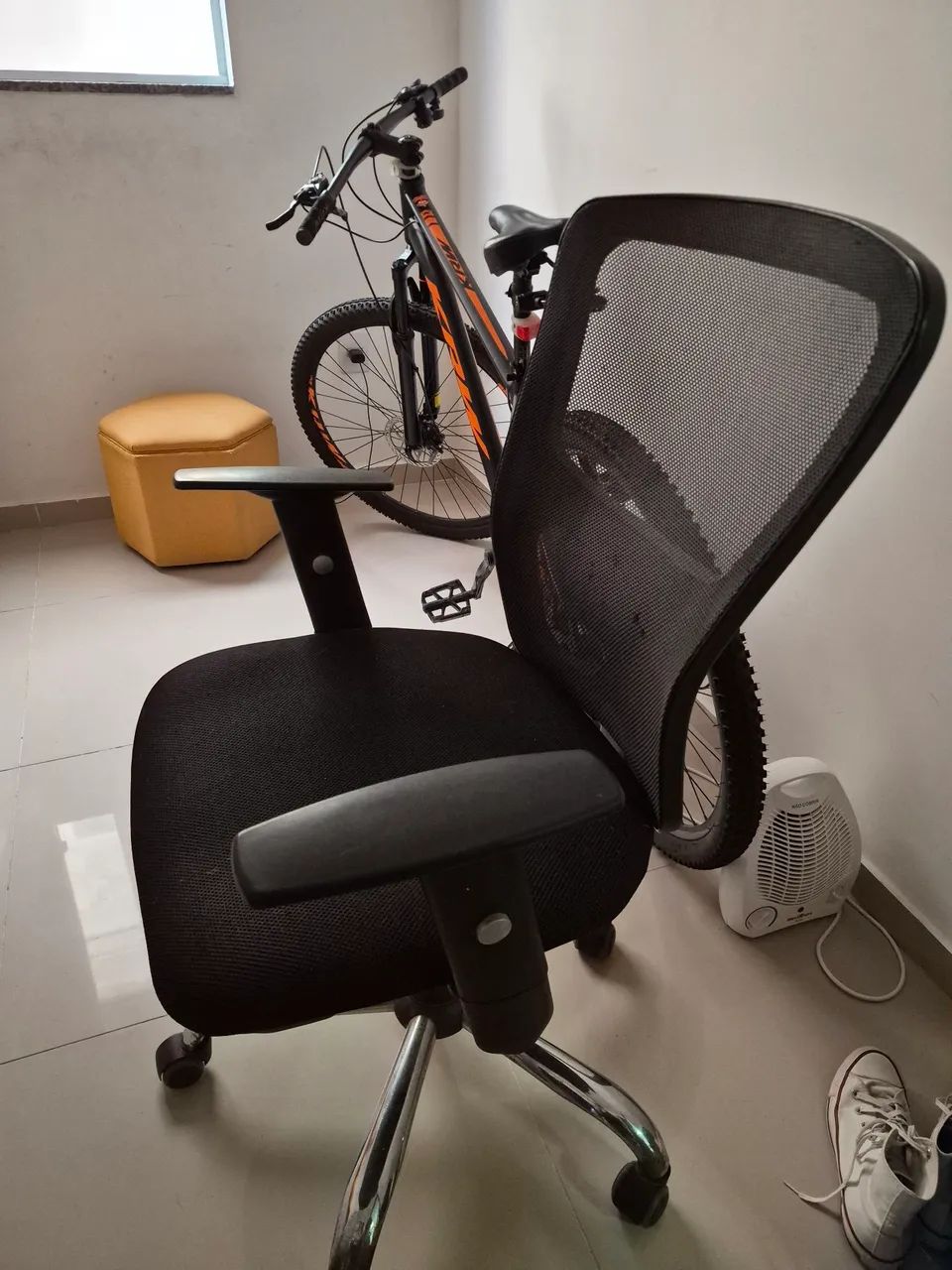 Cadeira de rodinhas em ótimo estado - Foto 4