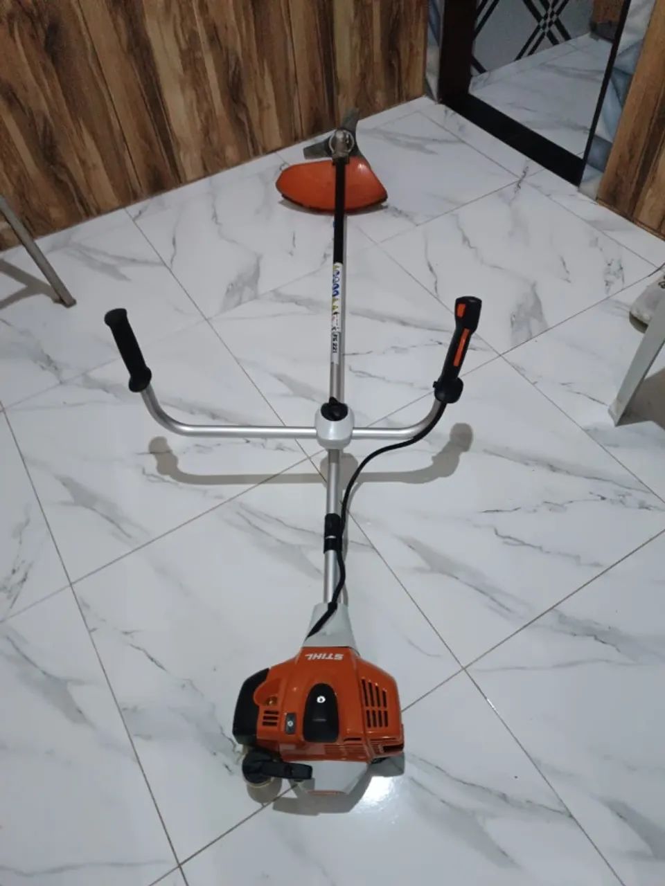 Roçadeira stihl 221