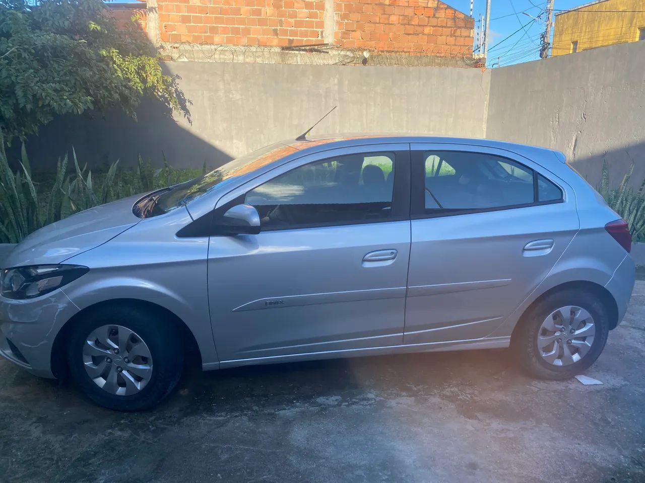 Chevrolet Onix Hatch LT 1.0 8V Flex Mec. 4P 2019 - Foto 4