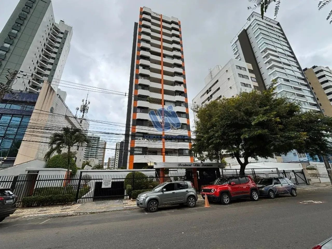 Apartamento quarto e sala com varanda 50m² no Caminho das Arvores