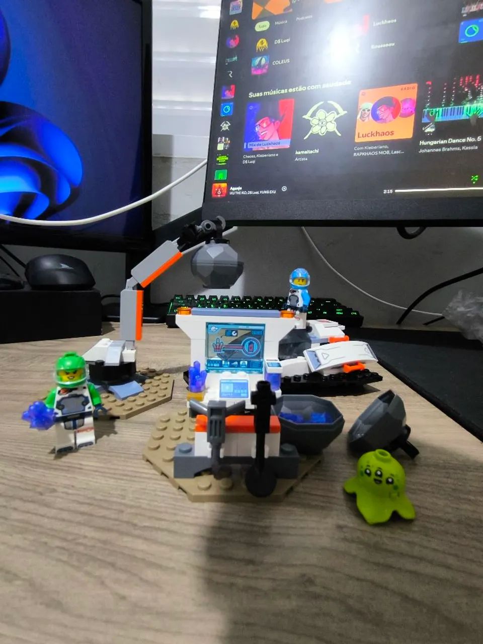 Lego Spaceship and Asteroid Discovery (60429)