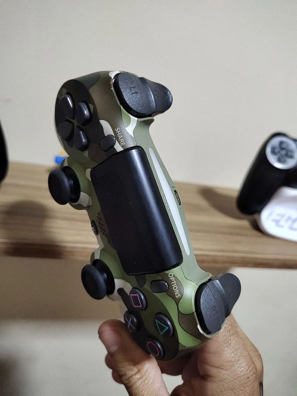 Controle original camuflado PS4  - Foto 3