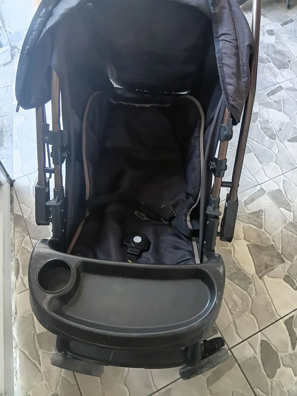 Desapego carrinho + motoca - Foto 2