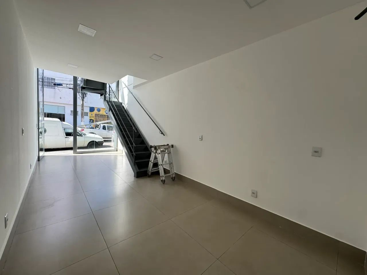 BJK ALUGA SALA COMERCIAL COM 40 M² - GALERIA S&A - BAIRRO QUILOMBO - CUIABÁ-MT - Foto 4