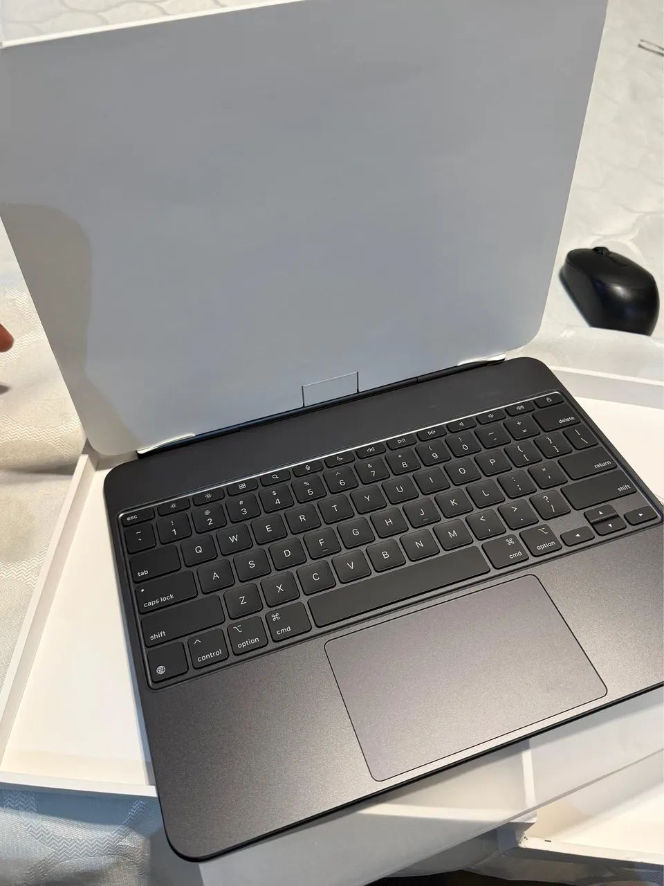 Magic Keyboard Apple para iPad Pro 13? (M4) - Preto - Foto 5