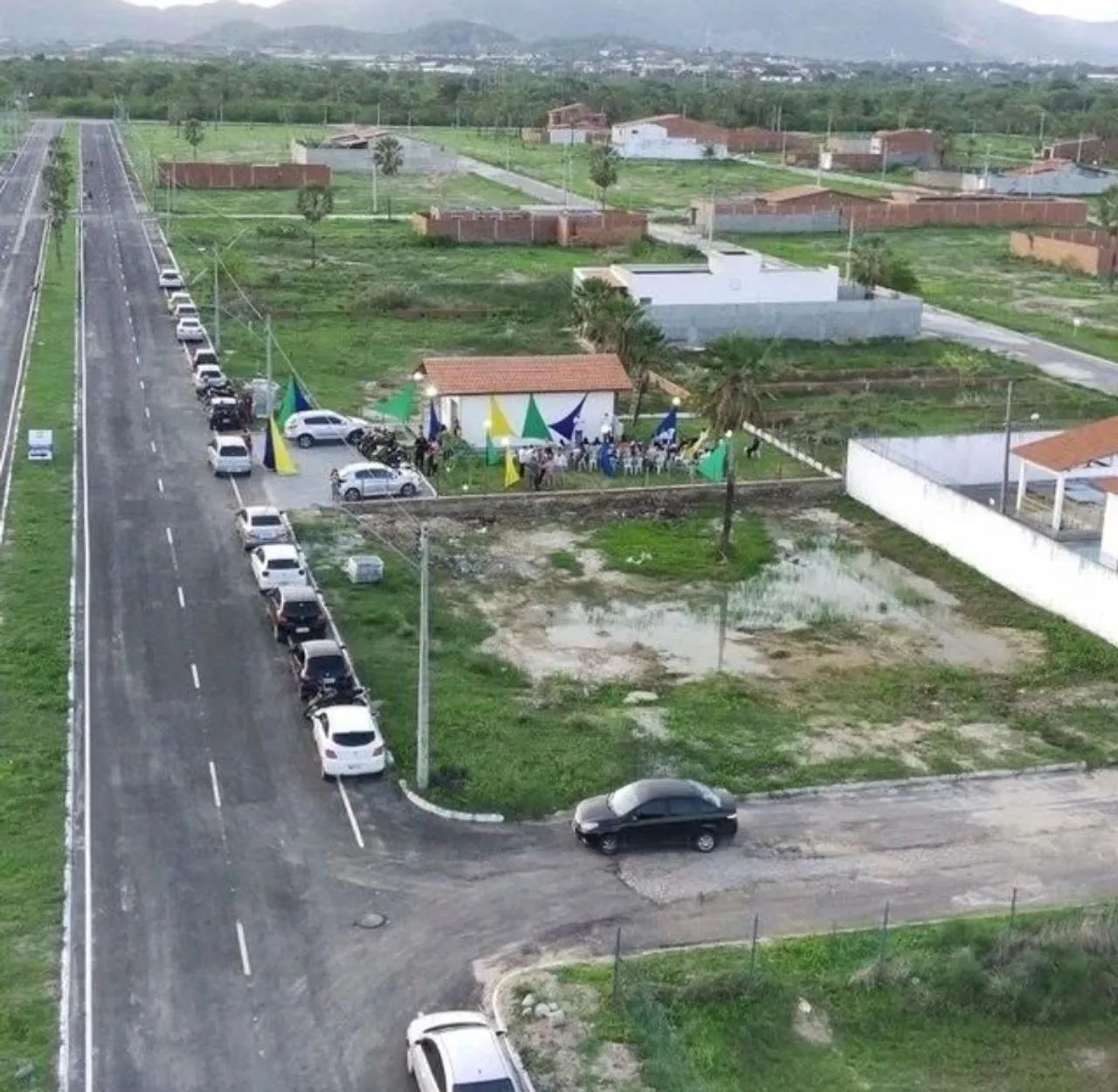 Repasse de lote 5,13 X 25m. Parcela de 413 reais