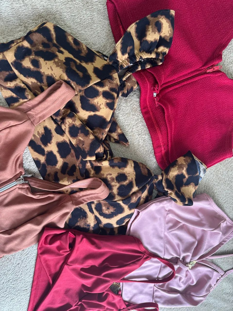 lote com 5 cropped tamanho único lindos e ótimo estado !  - Foto 4