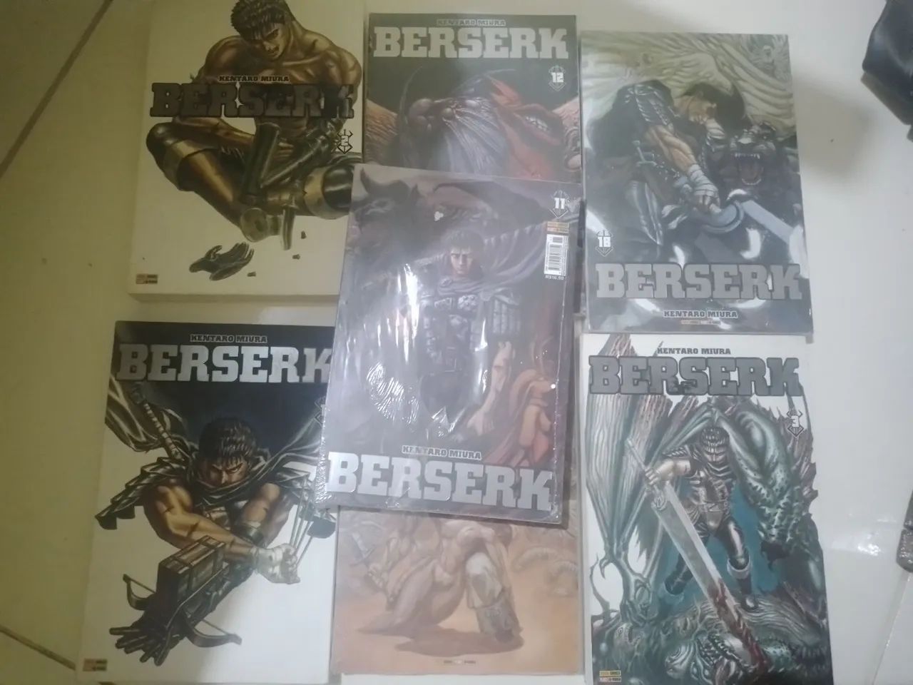 Berserk volumes 1 a 3 + 11,12, 13 e 18 - Livros e revistas - Santa