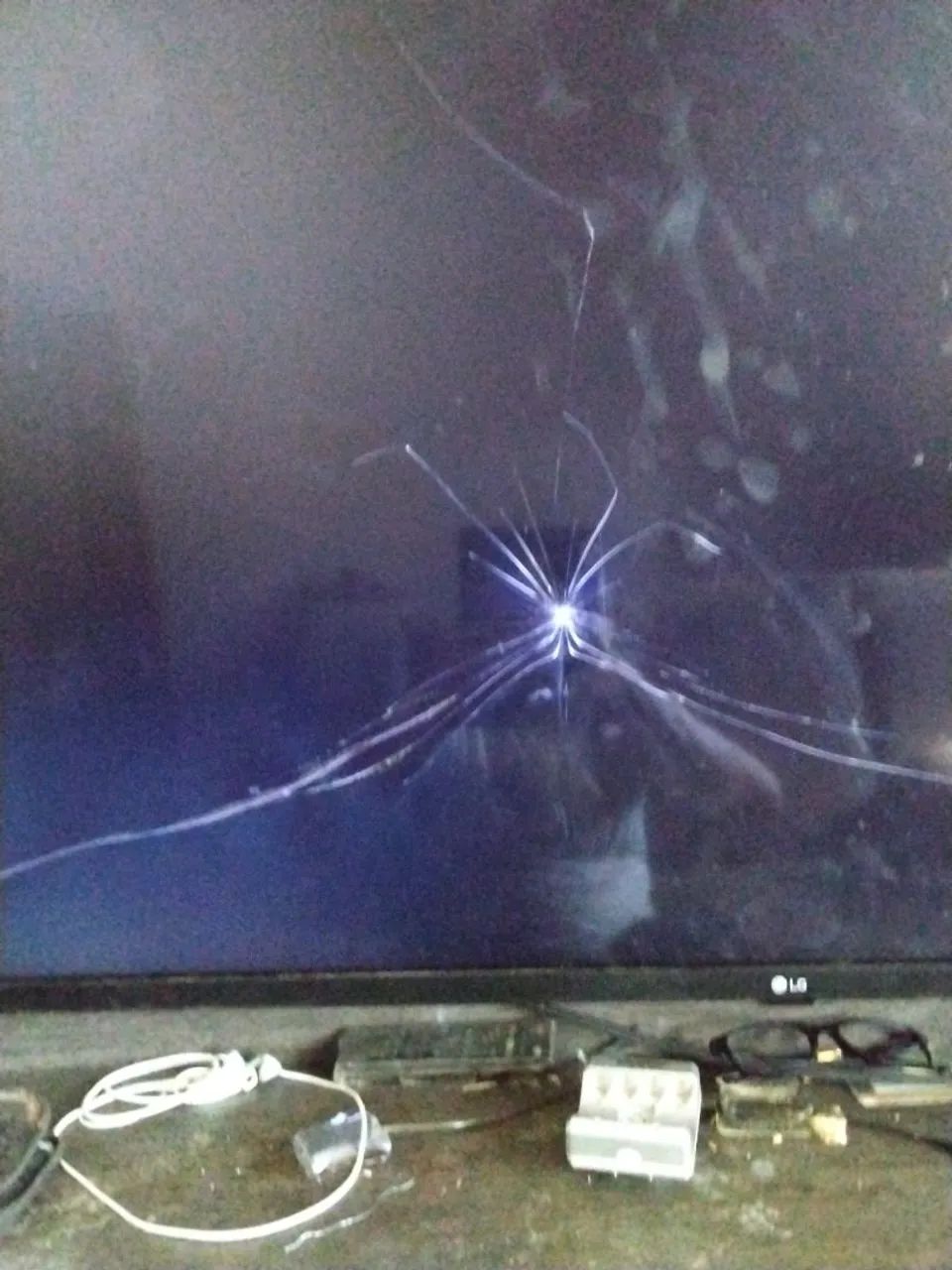 Vendo TV LG 4K com defeito 70reais - Foto 3