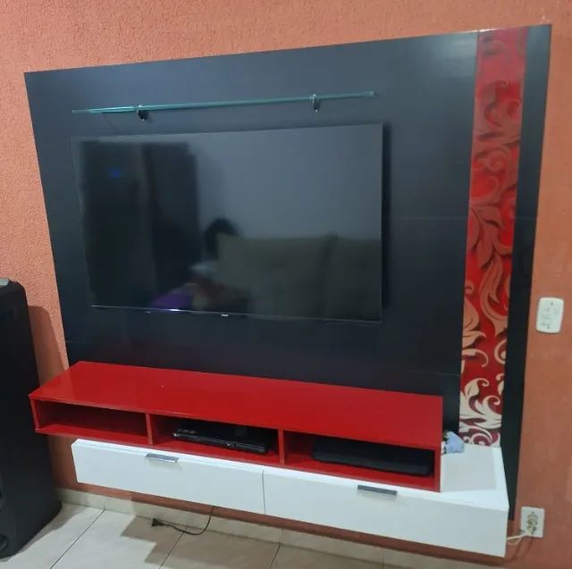 Rack preto com vermelho 