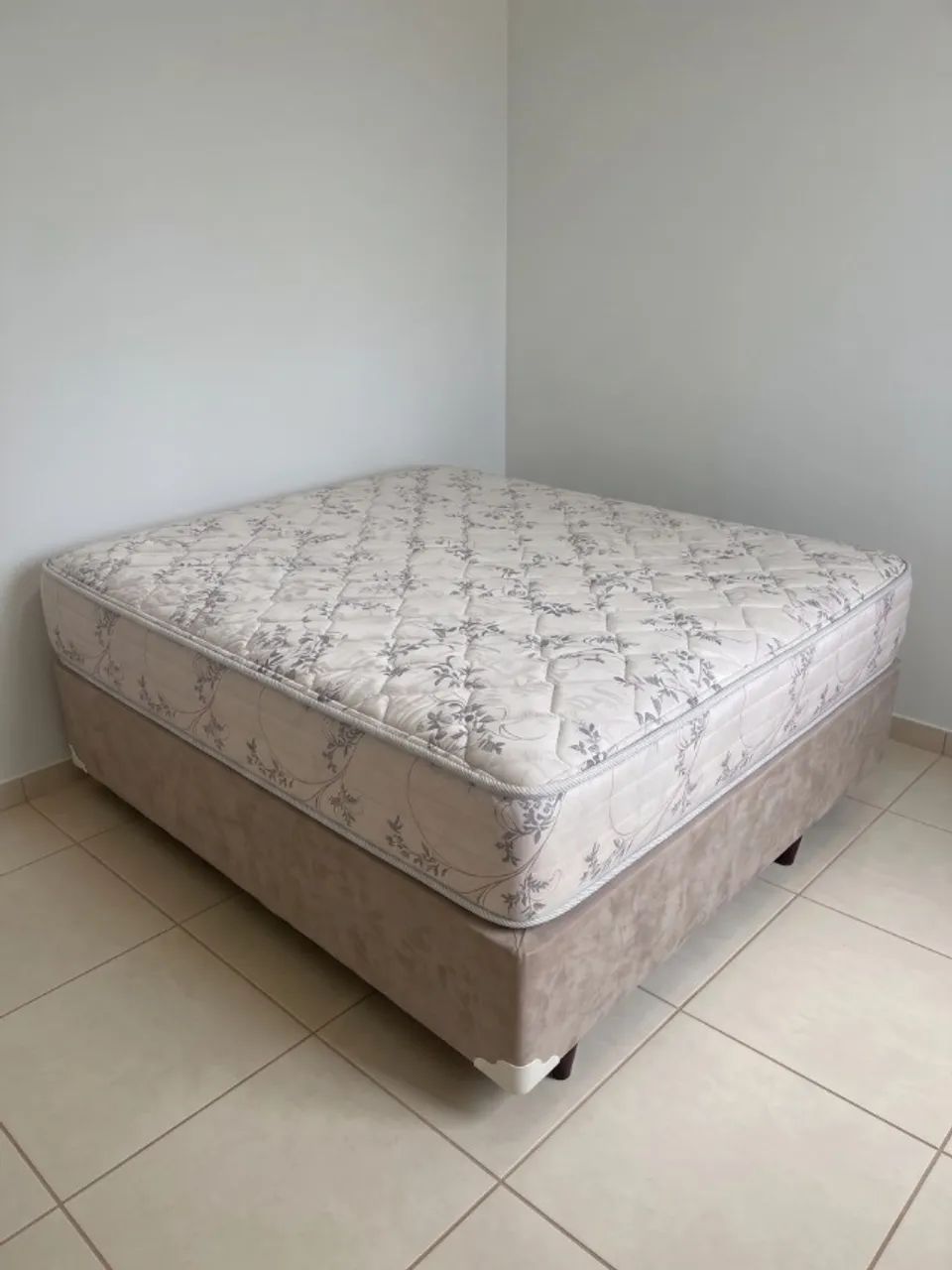 Cama box casal com colchão D33