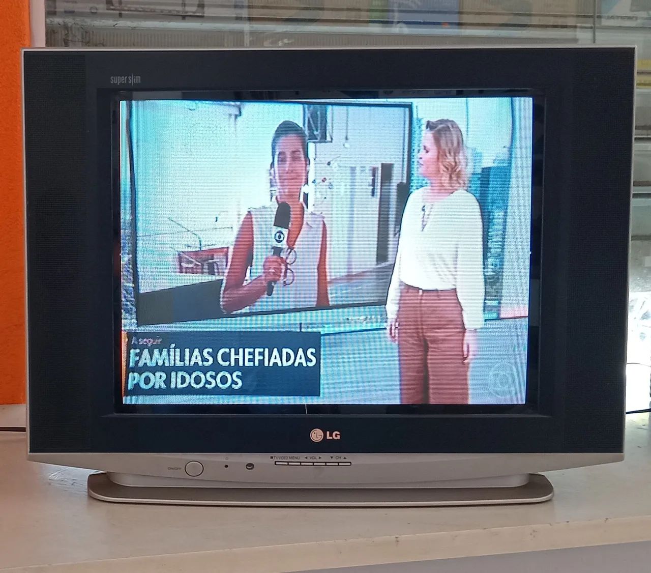Tv Lg de Tubo 21 Polegadas Tela Plana - Foto 2