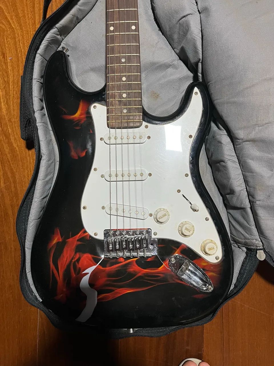 Guitarra Condor Strato Usada - Foto 3