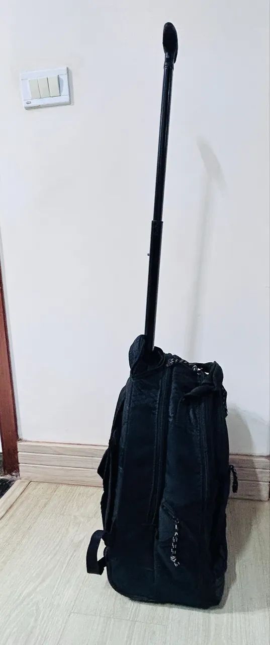 Mochila TARGUS rodinha com proteção e alça retrátil. - Foto 3