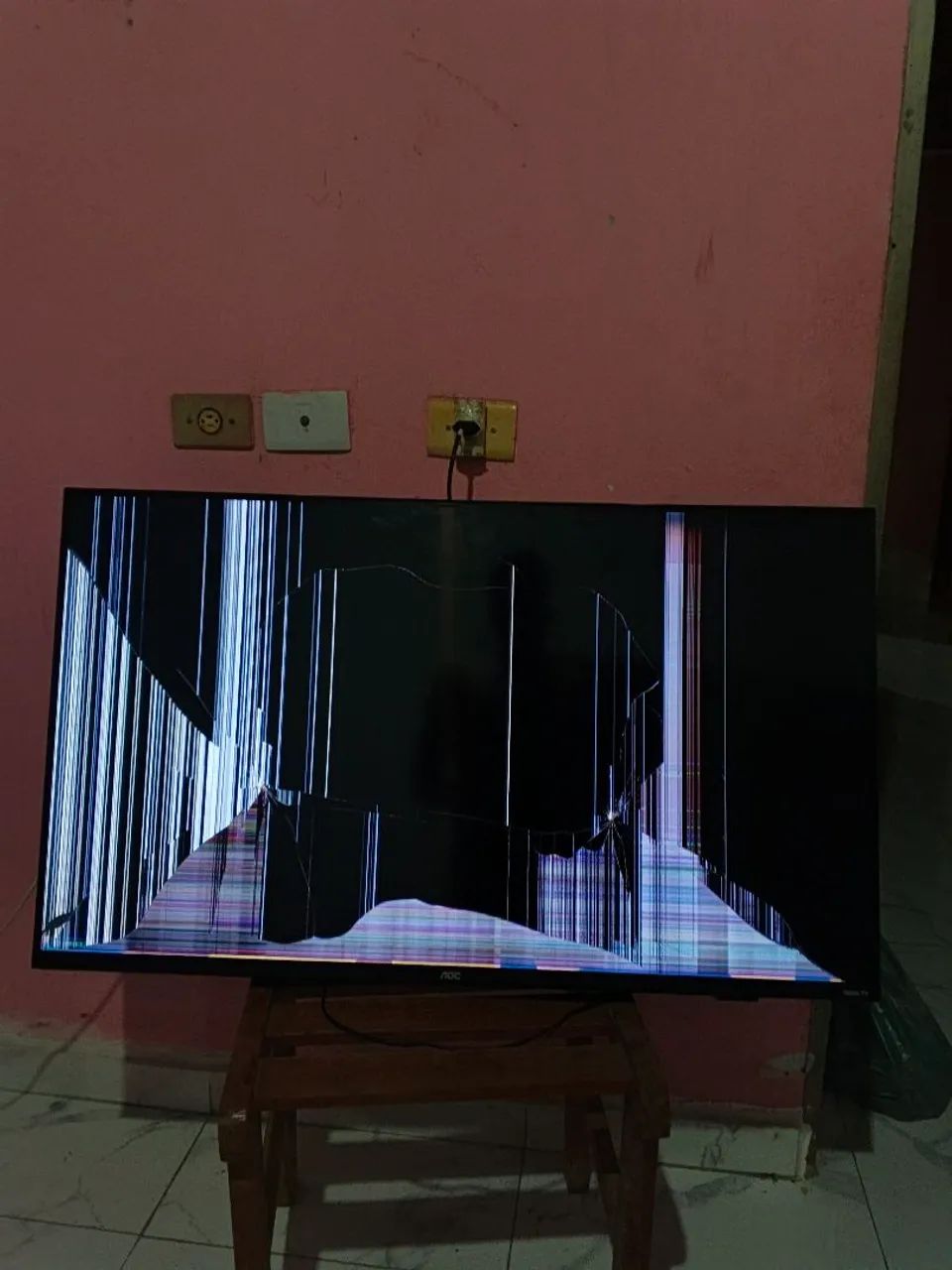 Vende se tv smart de 43 polegadas (defeito - Foto 2