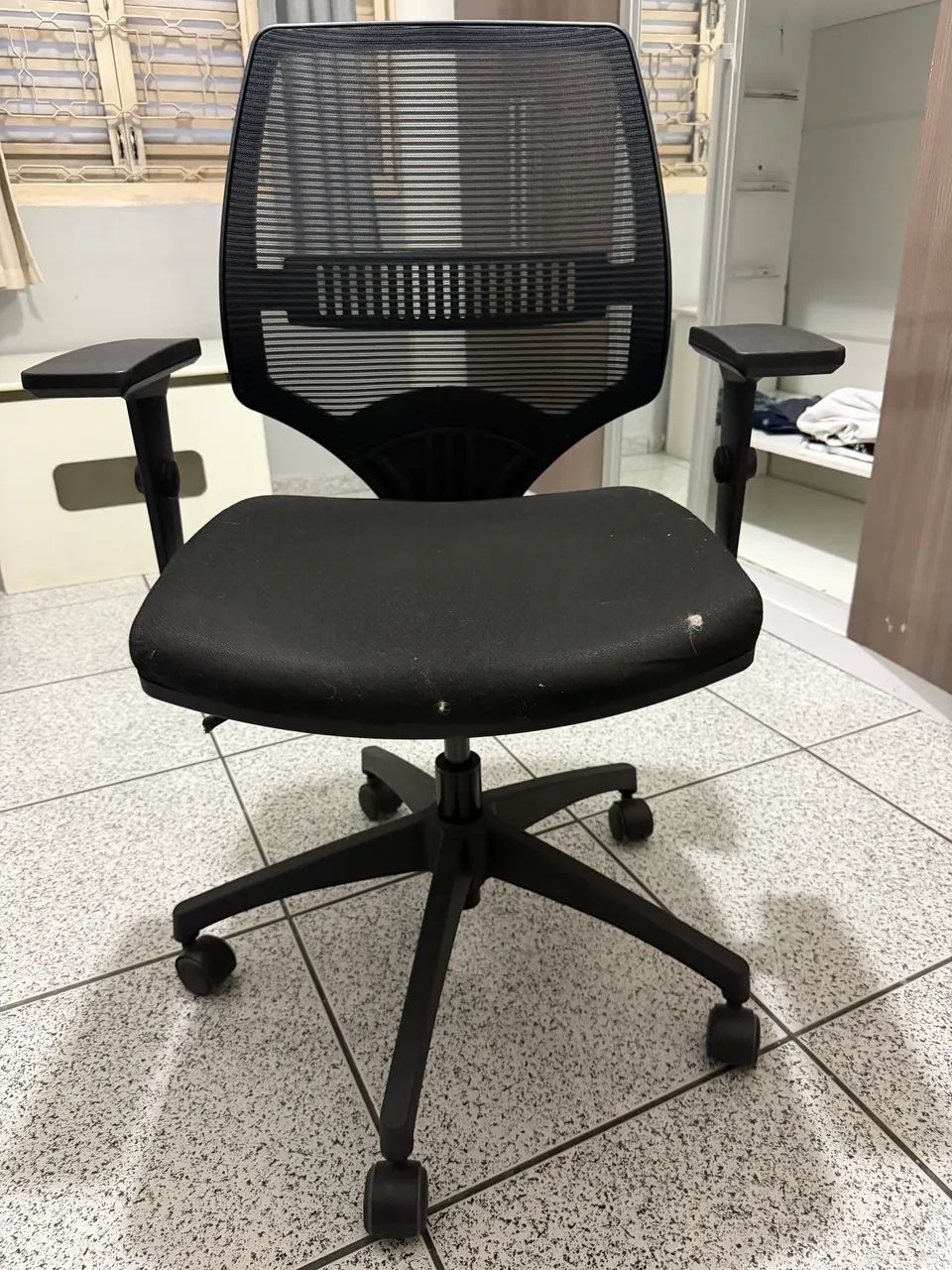 Cadeira Ergonômica Giratória - Marelli - Foto 4