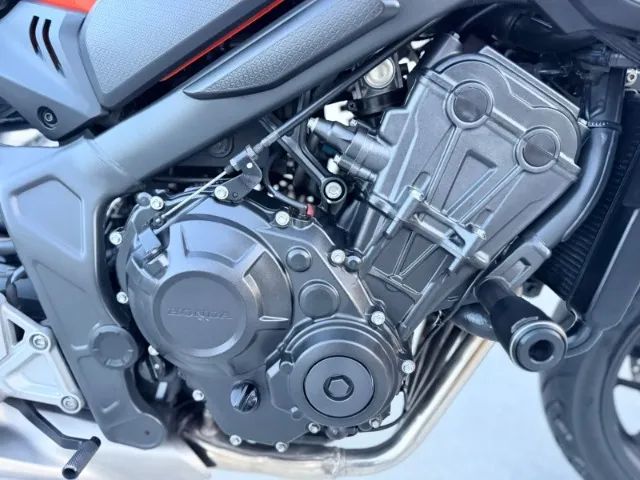 Honda CB 650 R 2024 - Foto 4
