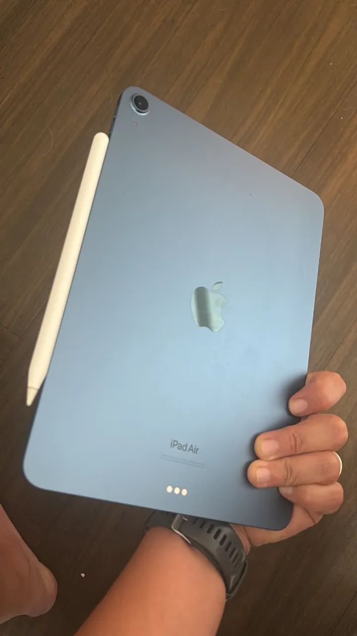 iPad Air 5　 64GB Wi-Fi ブルー ＋Apple Pencil iPad Air 5 (M1, 64GB) Wi-Fi + Apple Pencil 2 - Impecável