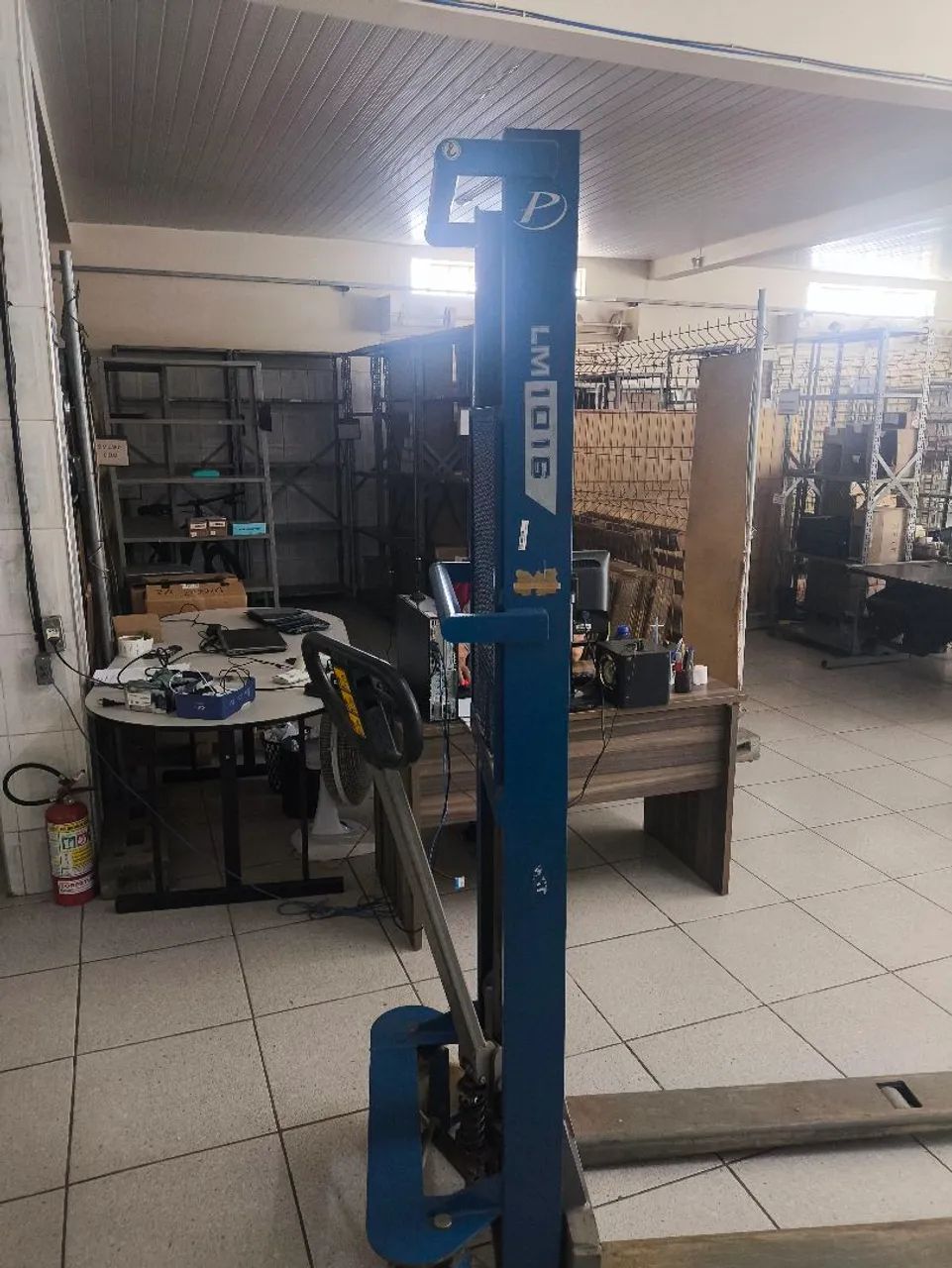 Empilhadeira manual hidráulica Paletrans LM1016