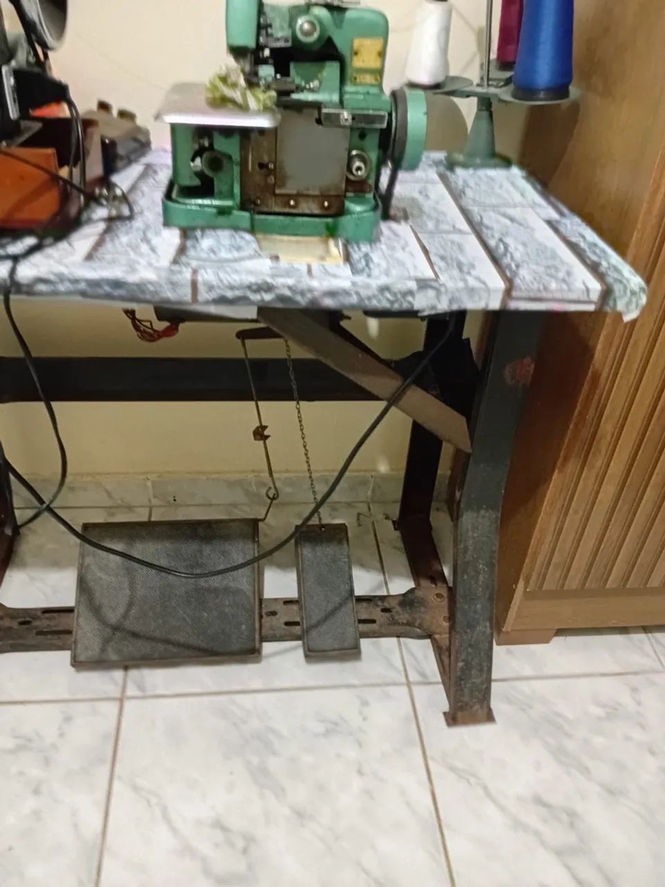 Máquina overlock  - Foto 4