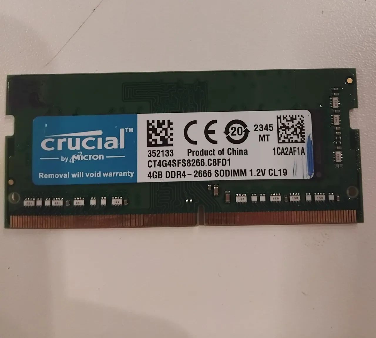 Memória RAM 4GB DDR4 2666MHz Crucial NOVA (sem uso) para notebook