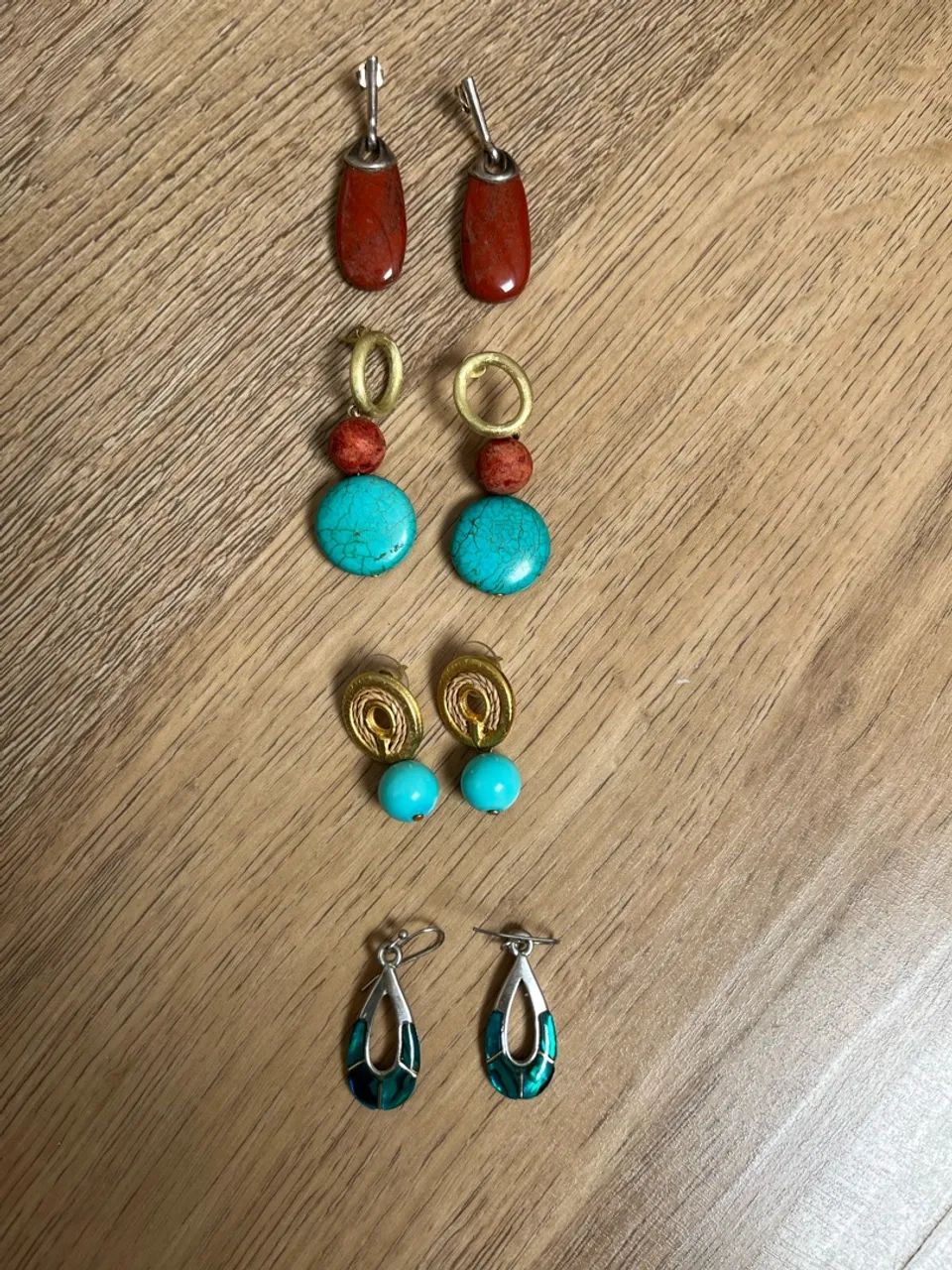 Conjunto de Brincos de pedras preciosas