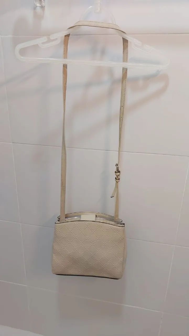 Bolsa Nine West;3 divisórias uma com Ziper;24cm de Largura