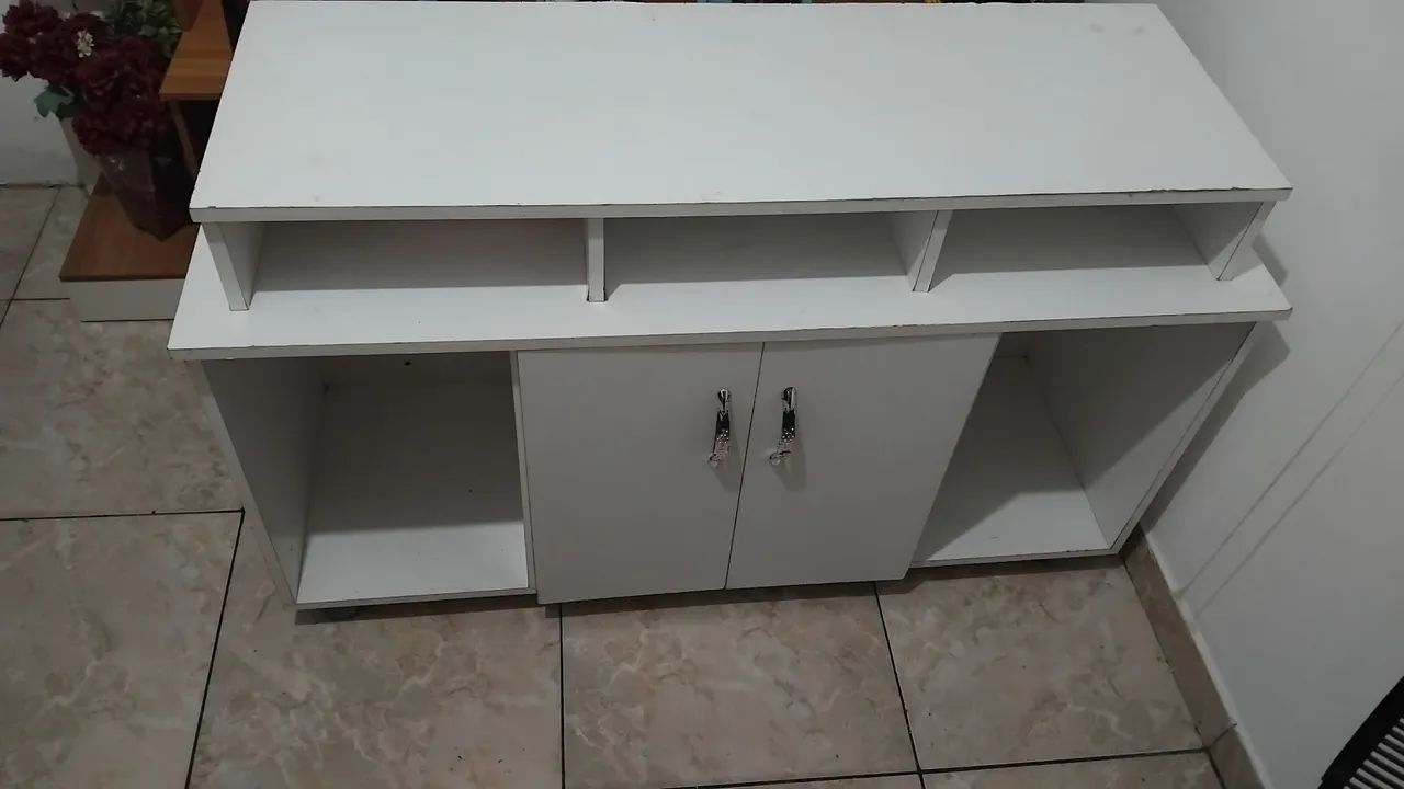 Vendo um rack e um painel 
