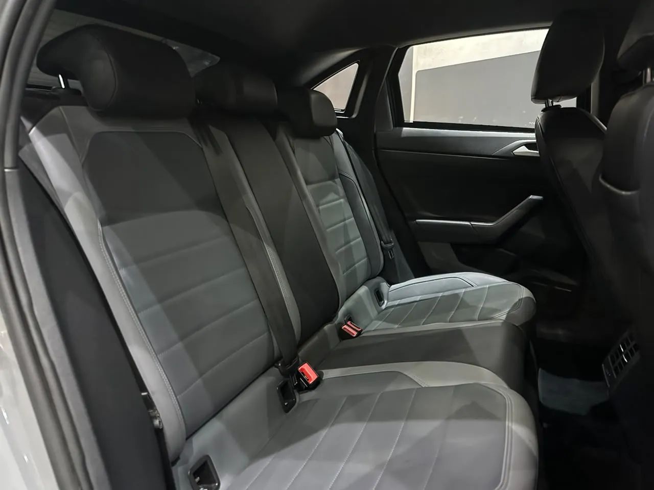 Volkswagen Nivus Highline 1.0 200 TSI Flex Aut., foto 10 de 19