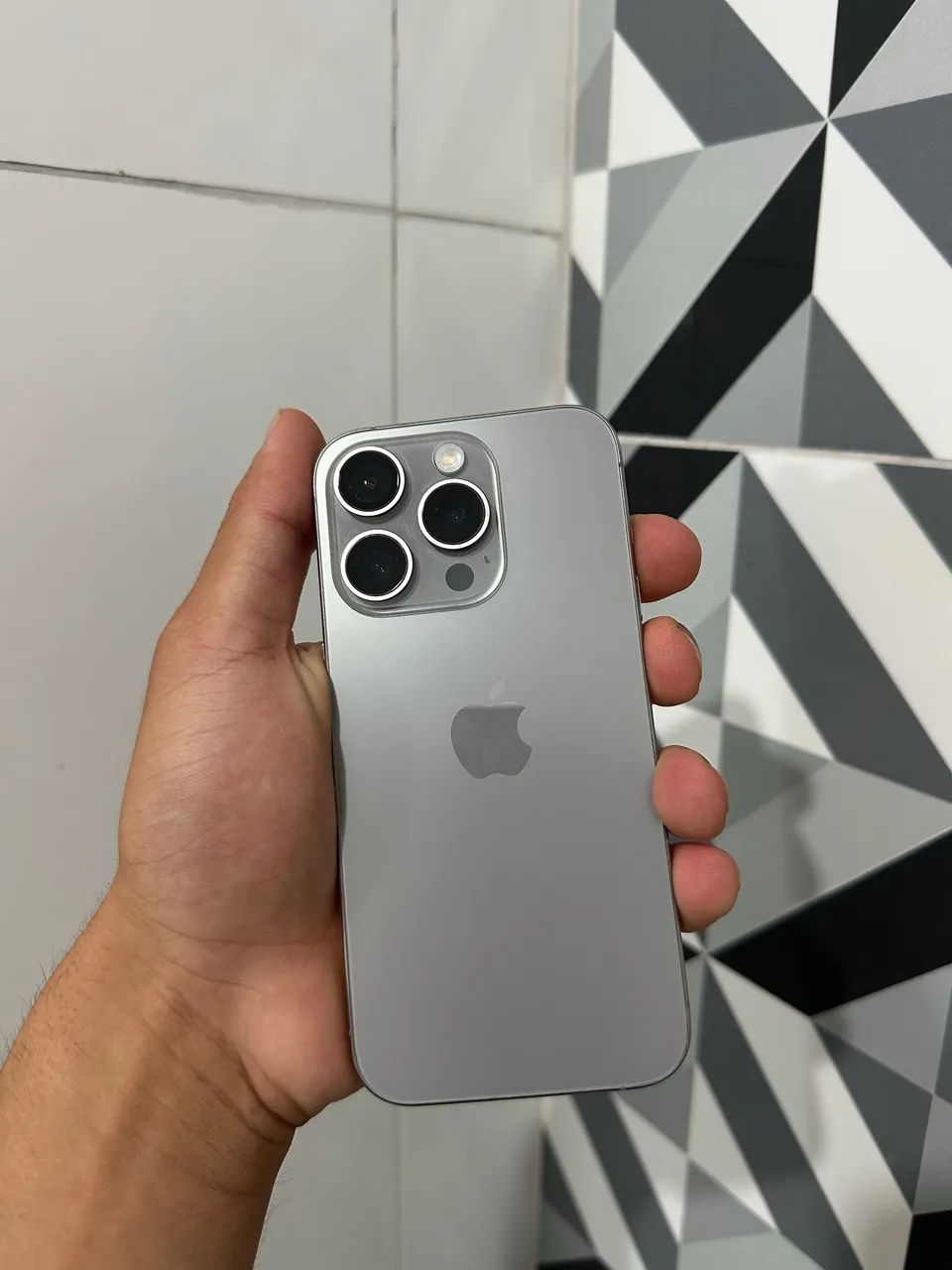iPhone 15 pro - Foto 2