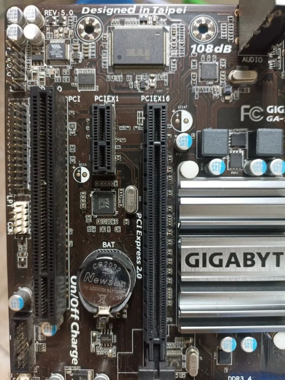 Placa Mãe GIGABYTE GA-LMT-USB3 REV 5.0 AM3+ - Foto 2