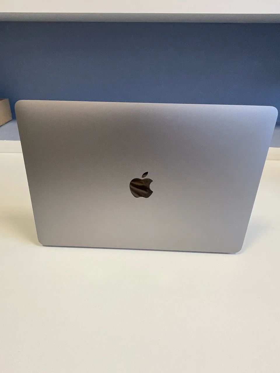 MacBook Pro 13? 2019 i5 8GB 256GB Touch Bar - Estado de Novo