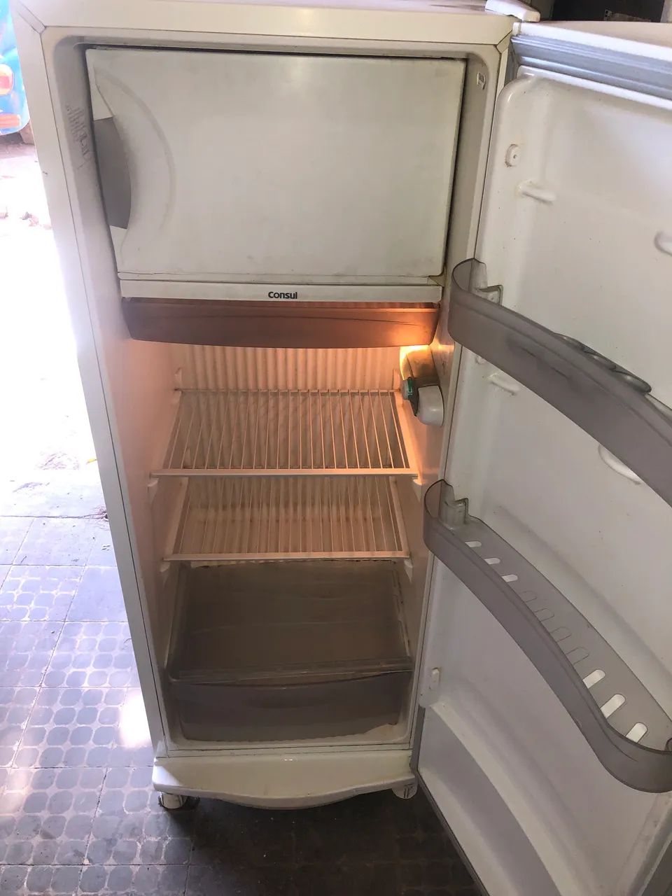 Geladeira da consul funcionando perfeitamente com 280 litros  - Foto 4