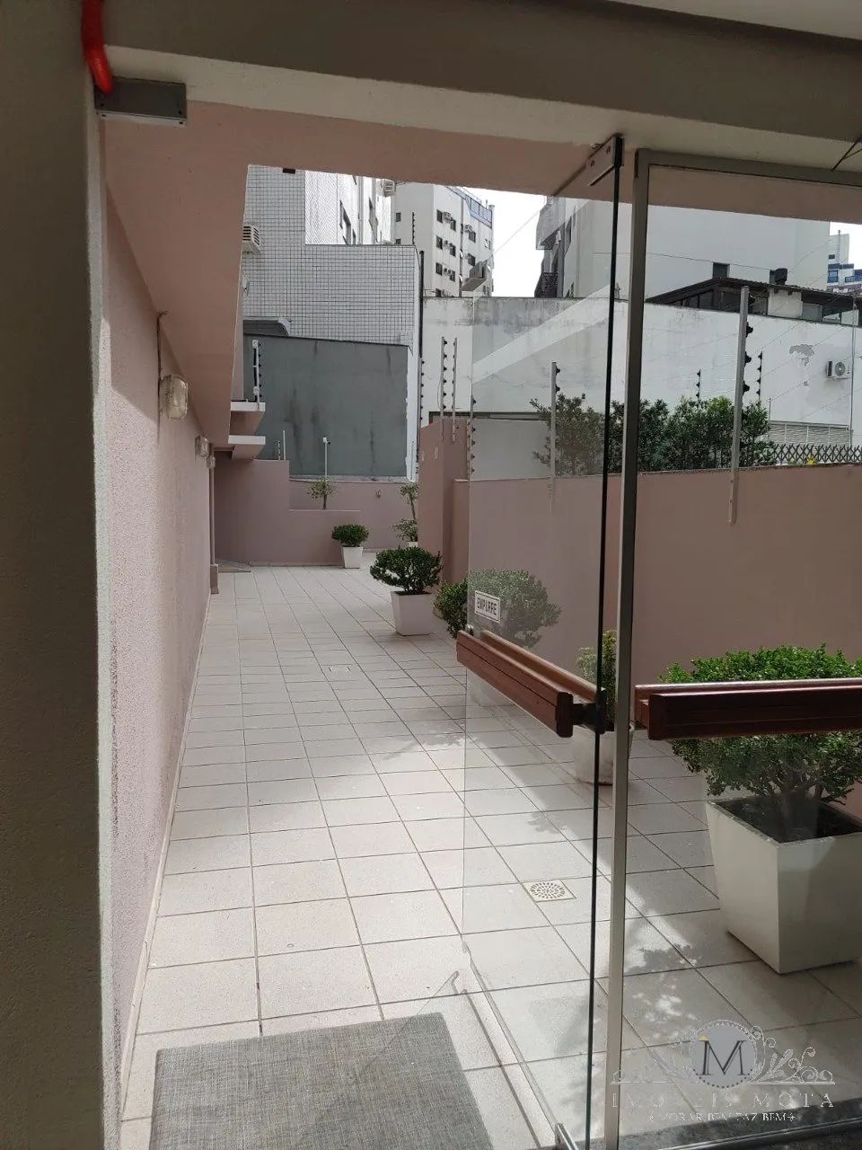 apartamento 03 dormitórios sendo 01 suite no centro de florianópolis - Foto 4