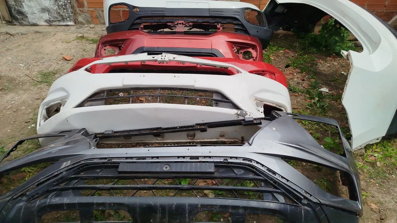 Vendo: para-choques dianteiro.  Tcross e kwid  - Foto 2
