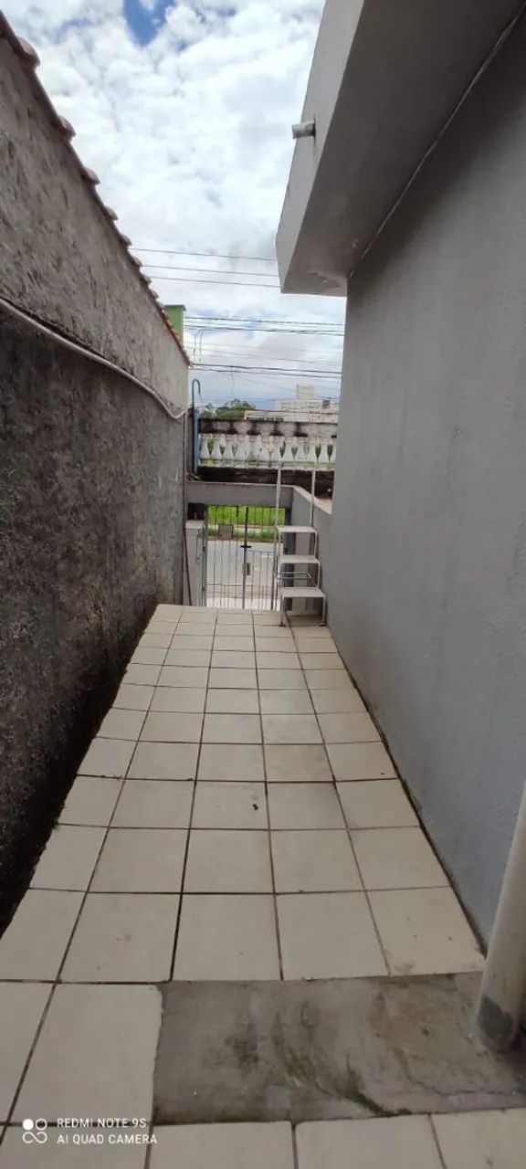 Alugo casa com 3 cômodos, água e luz independente.  - Foto 2