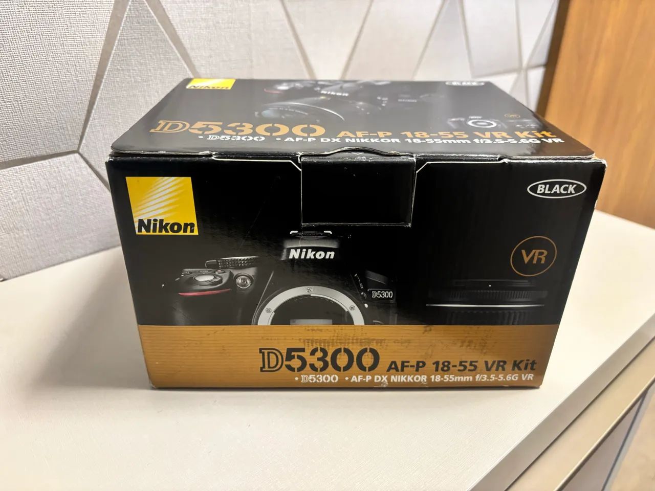 Nikon D5300 18-55 AF-P18-55KIT 7485ショット Câmera Nikon D5300 + Lente AF-P 18-55mm VR - Na Caixa Original