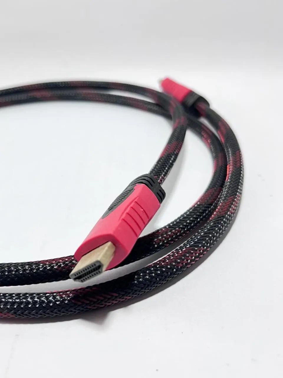 Cabo HDMI Revestido 1,5m Preto e Vermelho- Alta Qualidade | Usado - Foto 2