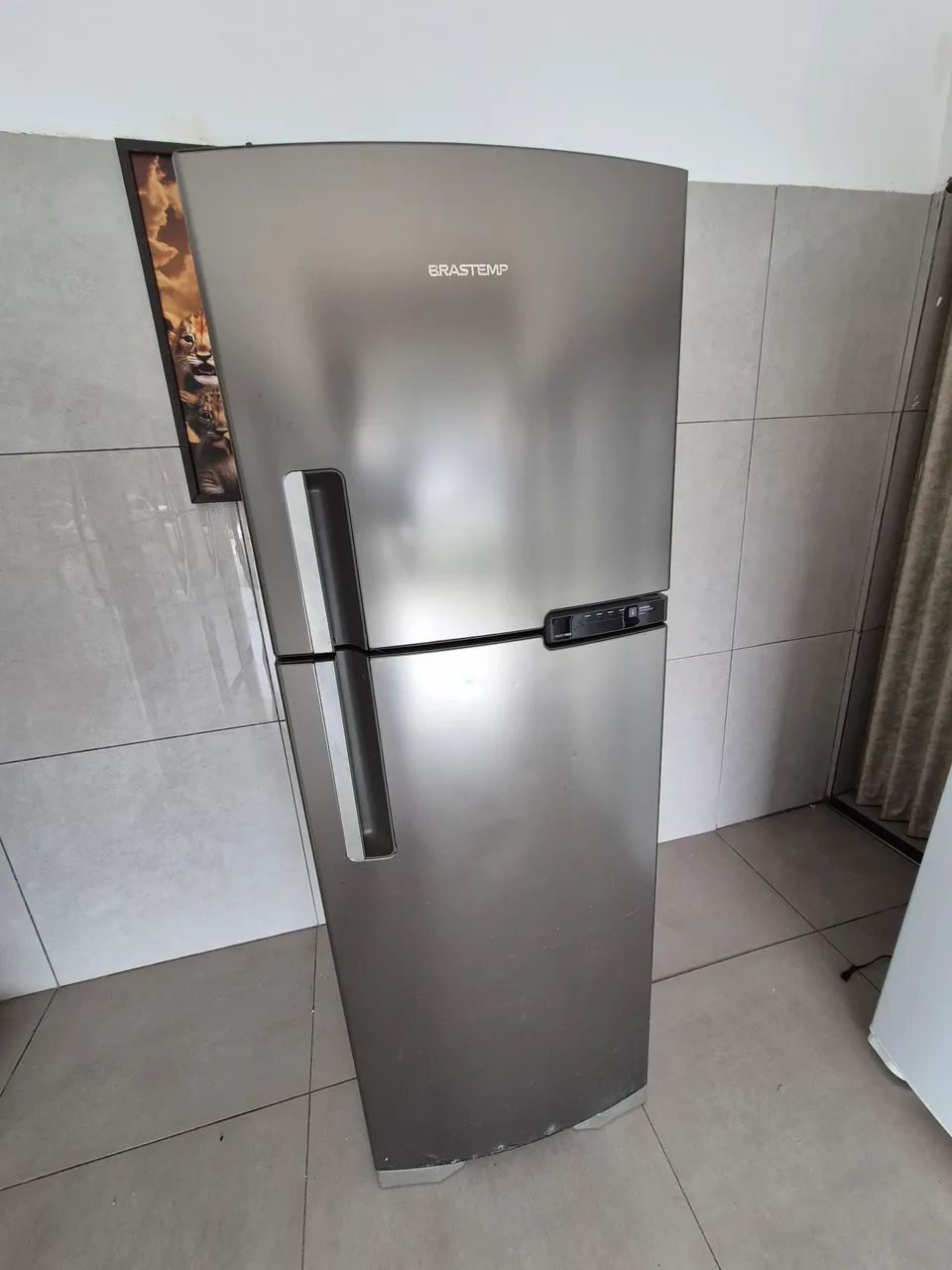 Geladeira semi nova 