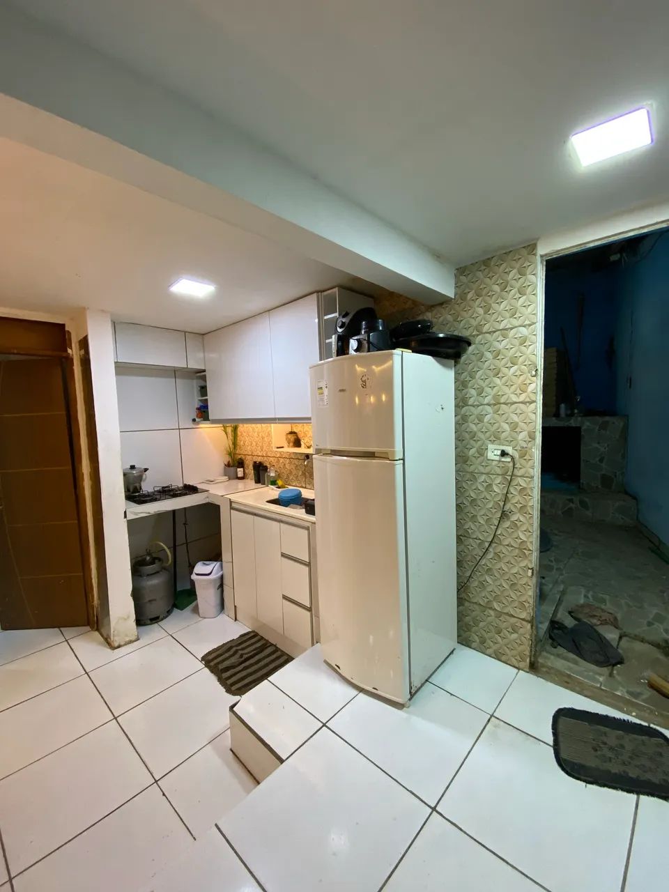 Casa com piscina 2 quartos garagem bem localizada  - Foto 3