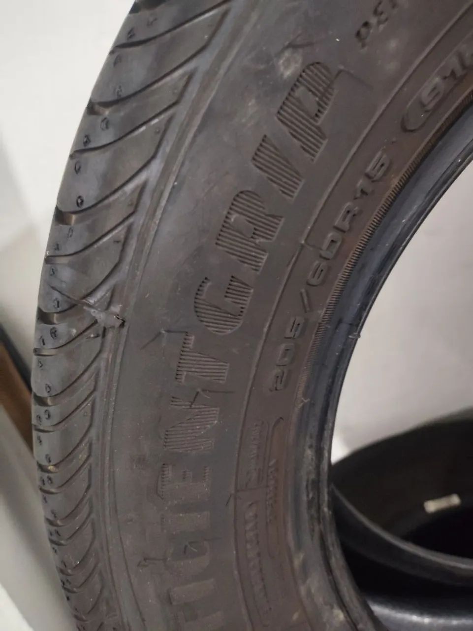 Pneu Goodyear  - Foto 4