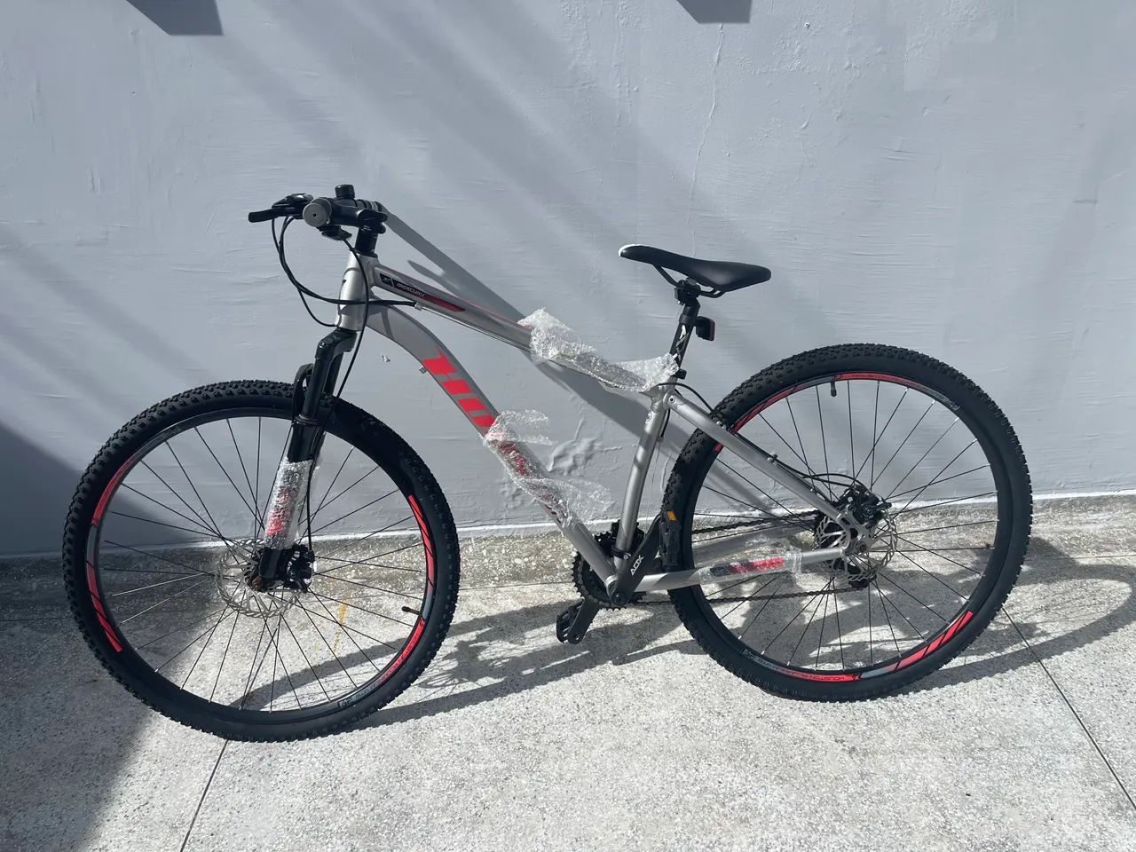 Bike. Bicicleta fast nunca usada, ainda no plástico !! 