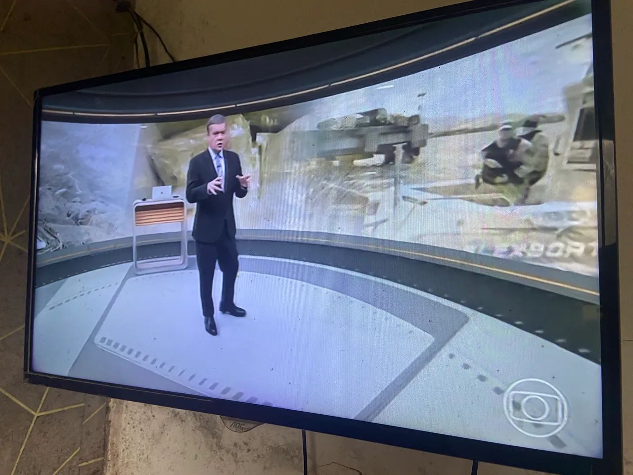 Smart TV AOC 32?  - Ótimo Estado - Foto 3
