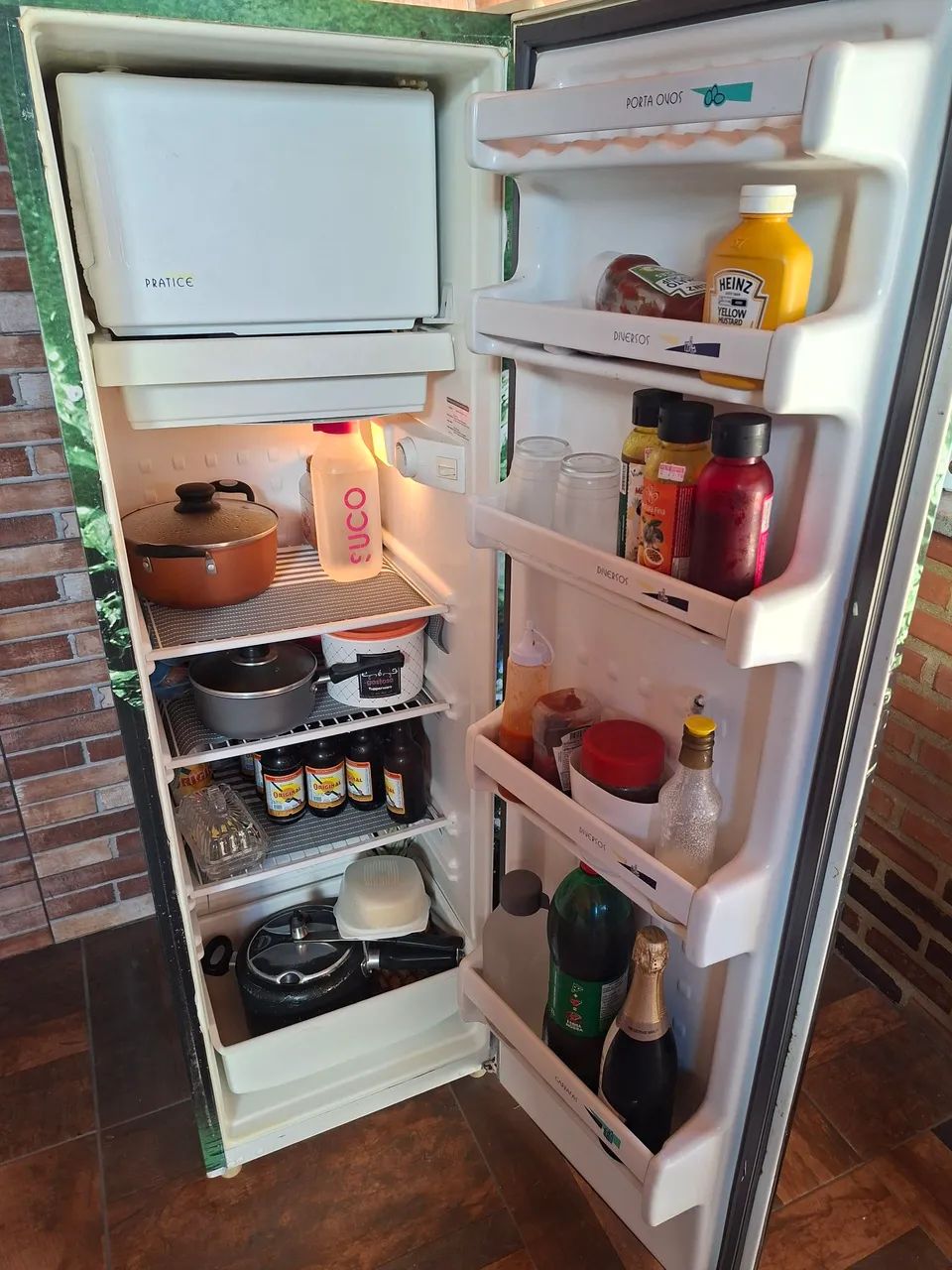 Vendo Geladeira 230L (Funcionando perfeitamente) - Foto 4