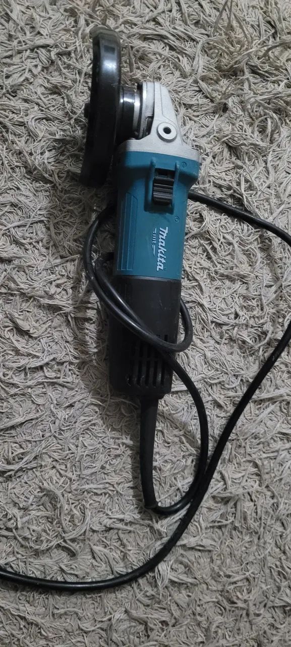 Esmerilhadeira marca Makita - Foto 4