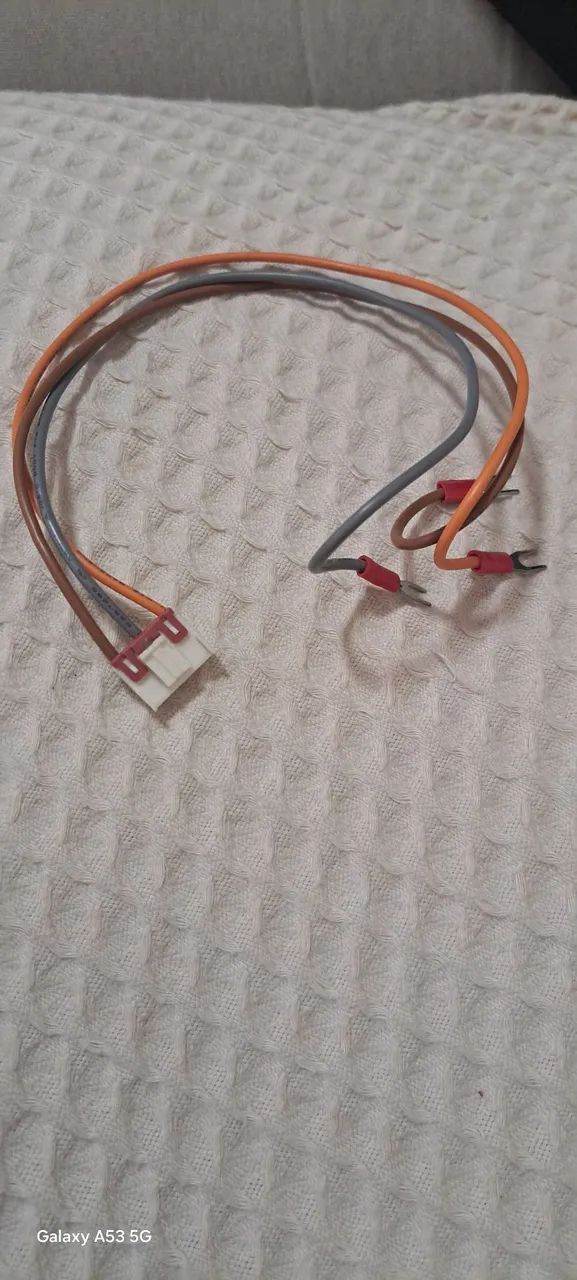 Plug de tres vias 