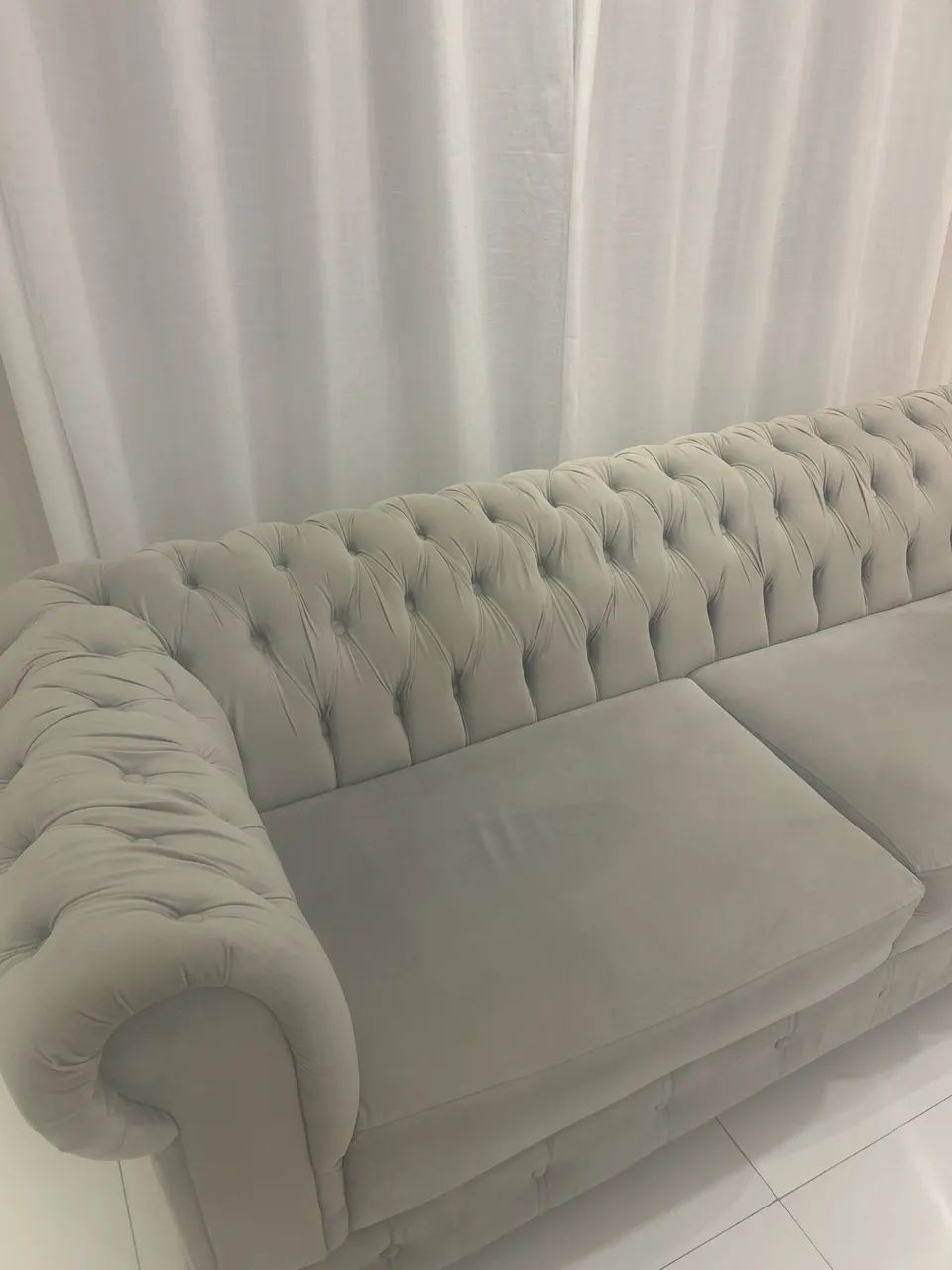 Vendo um conjunto de sofá e poltronas de capitonê  - Foto 5