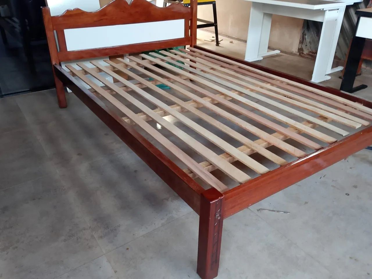 CAMA CASAL TRABALHADA (EM CASTANHAL)