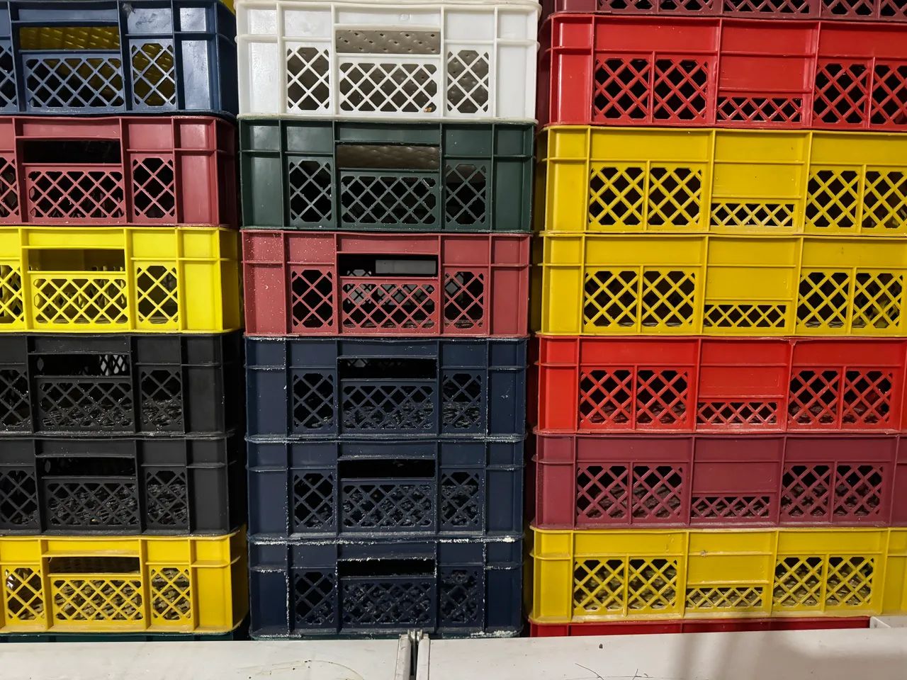 Caixas Plásticas Vazadas Empilháveis