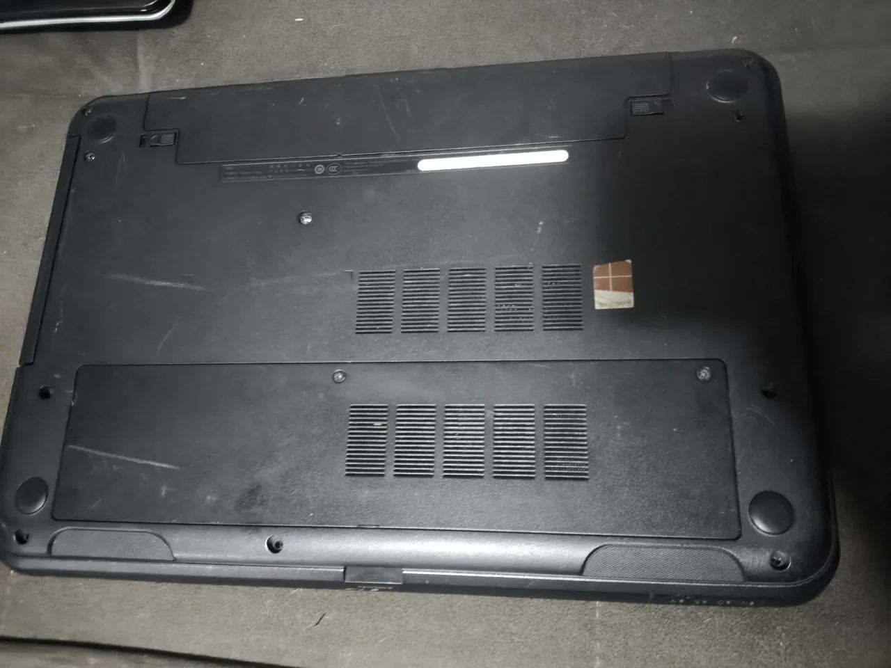 Notebook Dell 15.6 i3 retirada de peças ou pra quem conserta não dá sinal - Foto 2